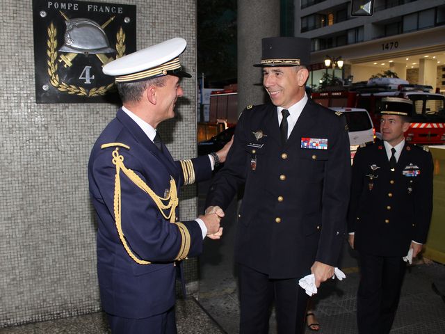 Comandante de Bomberos de Francia visitó las dependencias del Cuartel General del CBS