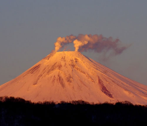 ¿Qué hacer frente a una erupción volcánica?