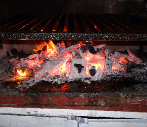 ¿Cómo utilizar de manera correcta el carbón para los asados?